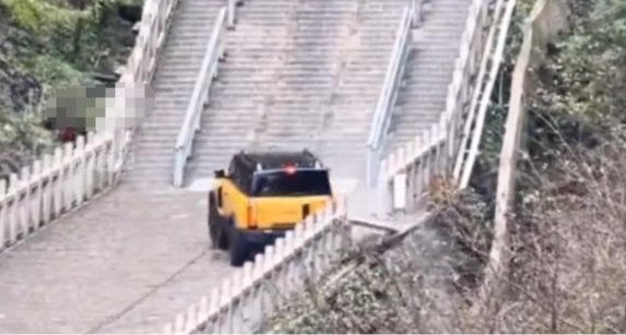 后续！天门山景区回应奇瑞测试，否认受损栏杆造价超 20 万