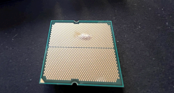 華擎主板成AMD銳龍CPU殺手！7800X3D遭嚴重燒燬：第一次見CPU鼓包