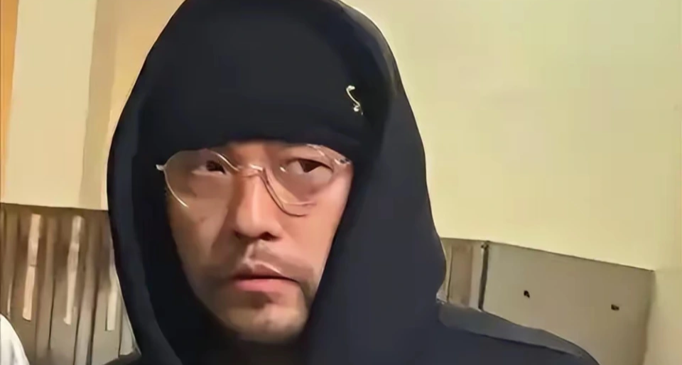 周杰倫吐槽被新歌逼瘋：完美主義真的會把人逼瘋，而且我也不算是