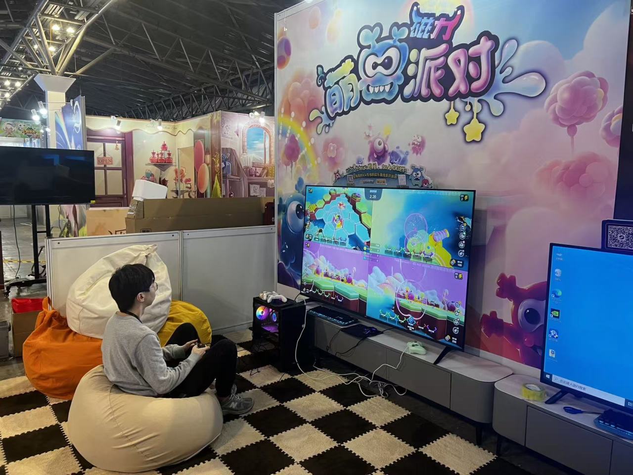 一不小心把場地搞的太舒服了😎