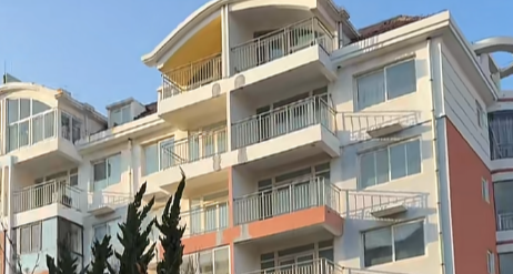 8 萬拿下 70 平海景房？河南男子網購房產過戶成功，網友：太心動