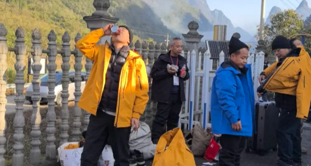 张家界荒野求生今日开始决赛，14 名选手赛前最后 1 小时疯狂进补