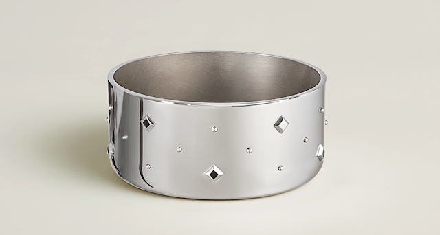 愛馬仕上架新款不鏽鋼狗碗，售價2萬元