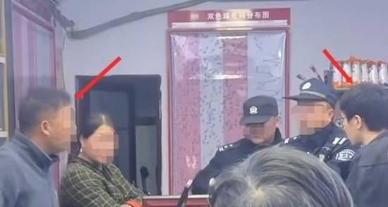 男子买彩票刮中10万后老板不认账 民警介入后兑奖