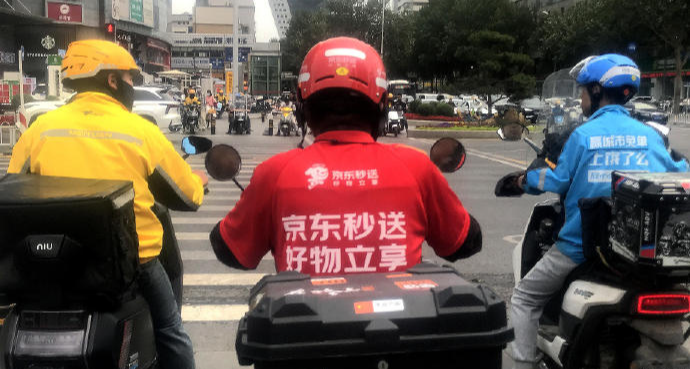 外卖大战 6 个月烧掉近 800 亿！外卖三巨头激战，盈利集体遇冷