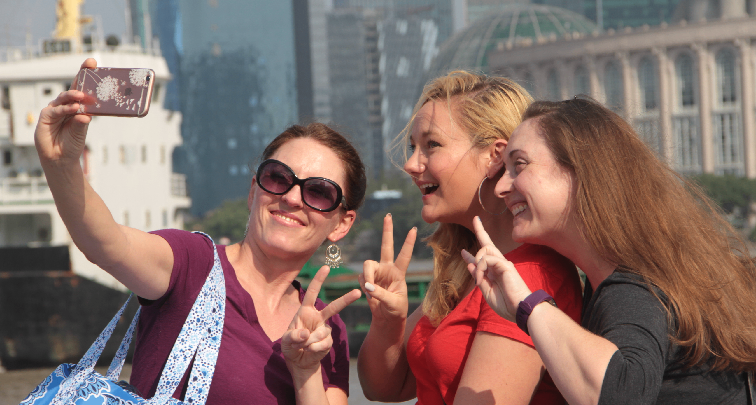 拍照时用舌头抵住上牙膛会更好看？7 个不起眼但有趣的知识点