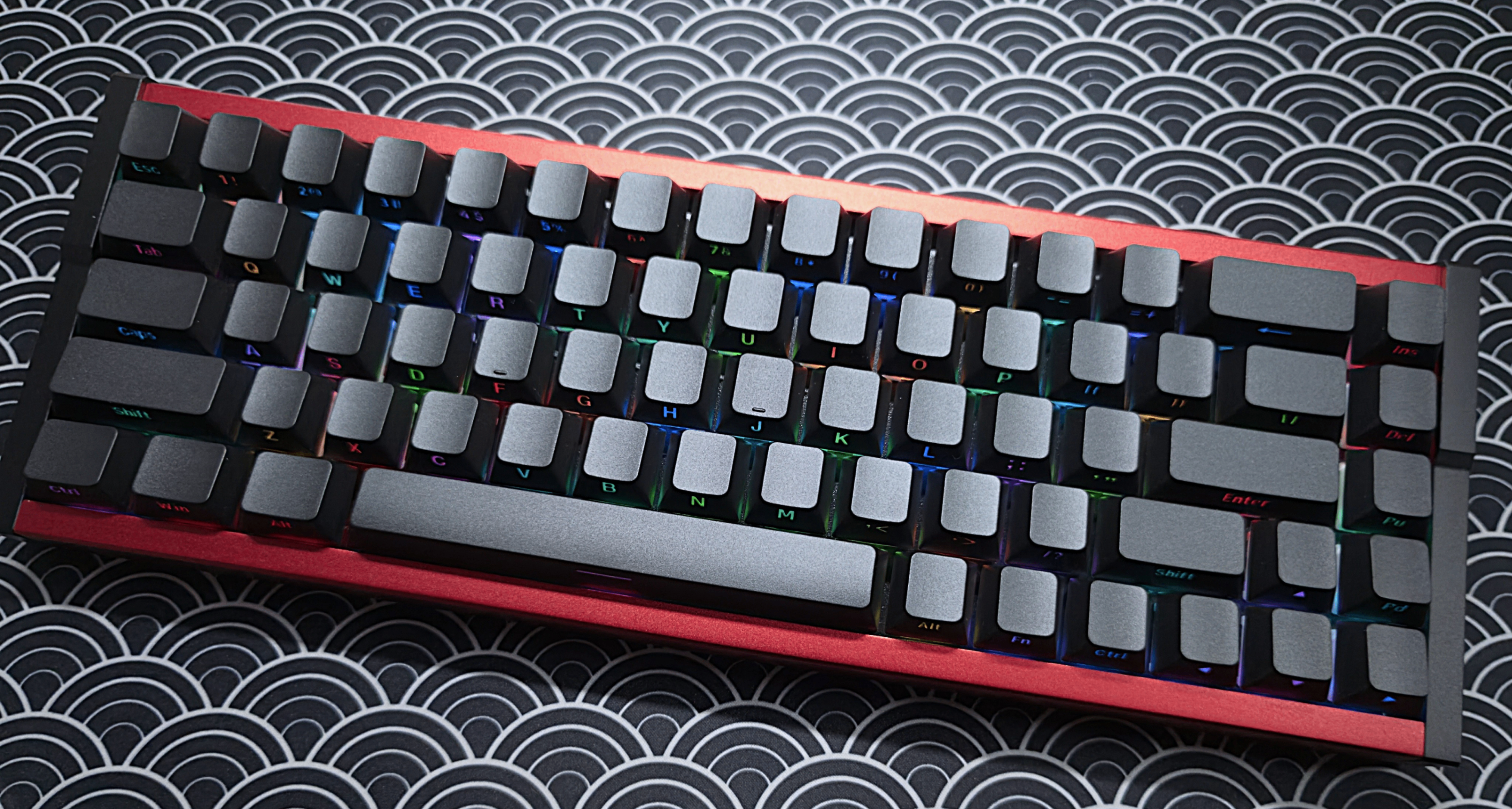 鋁坨坨+磁軸+三模+10000mAh大電池？MG68 ACE W 直接殺死比賽