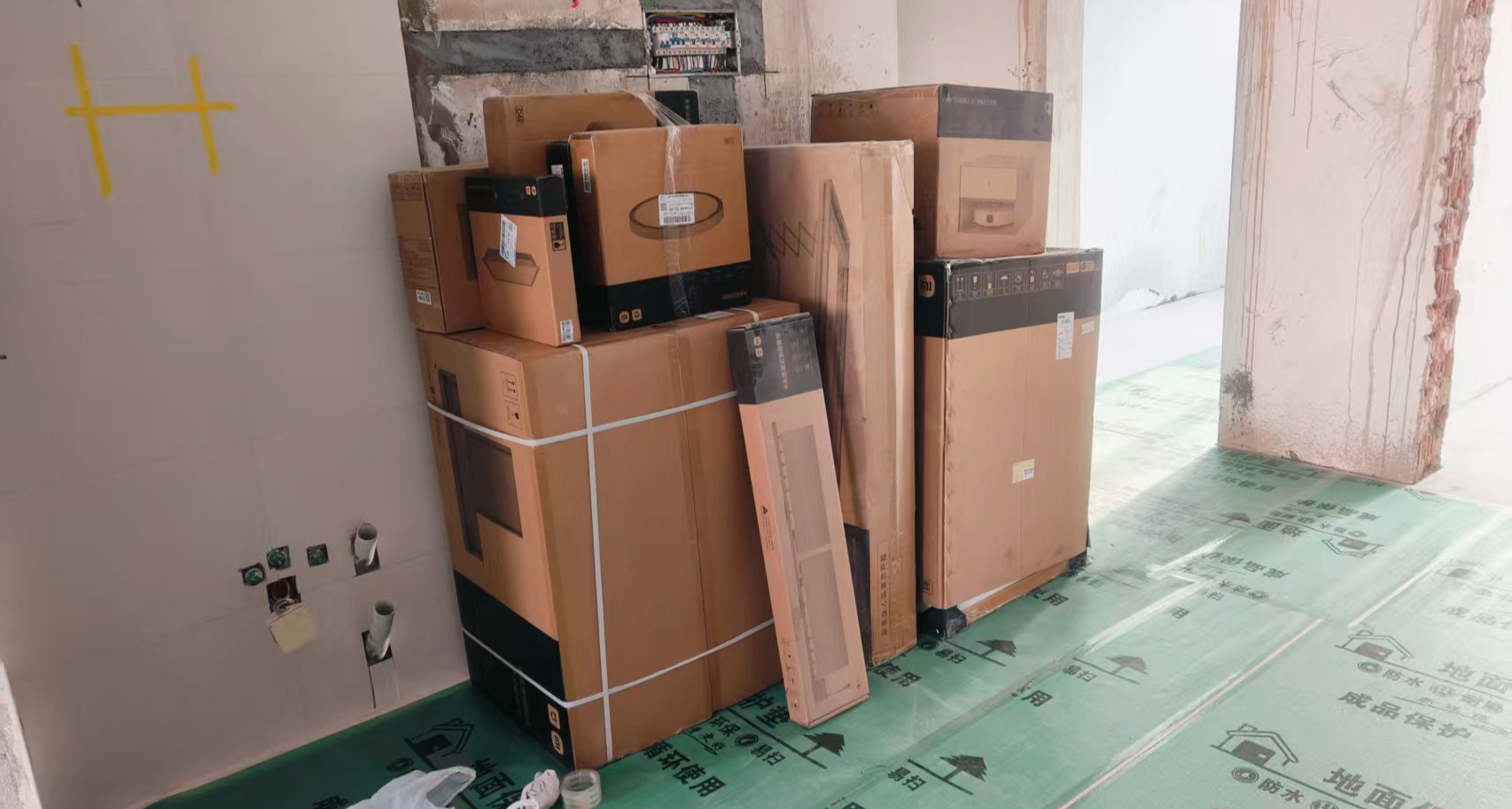 10萬買房+裝修！目前進度全屋鋪貼瓷磚完畢！木工進場