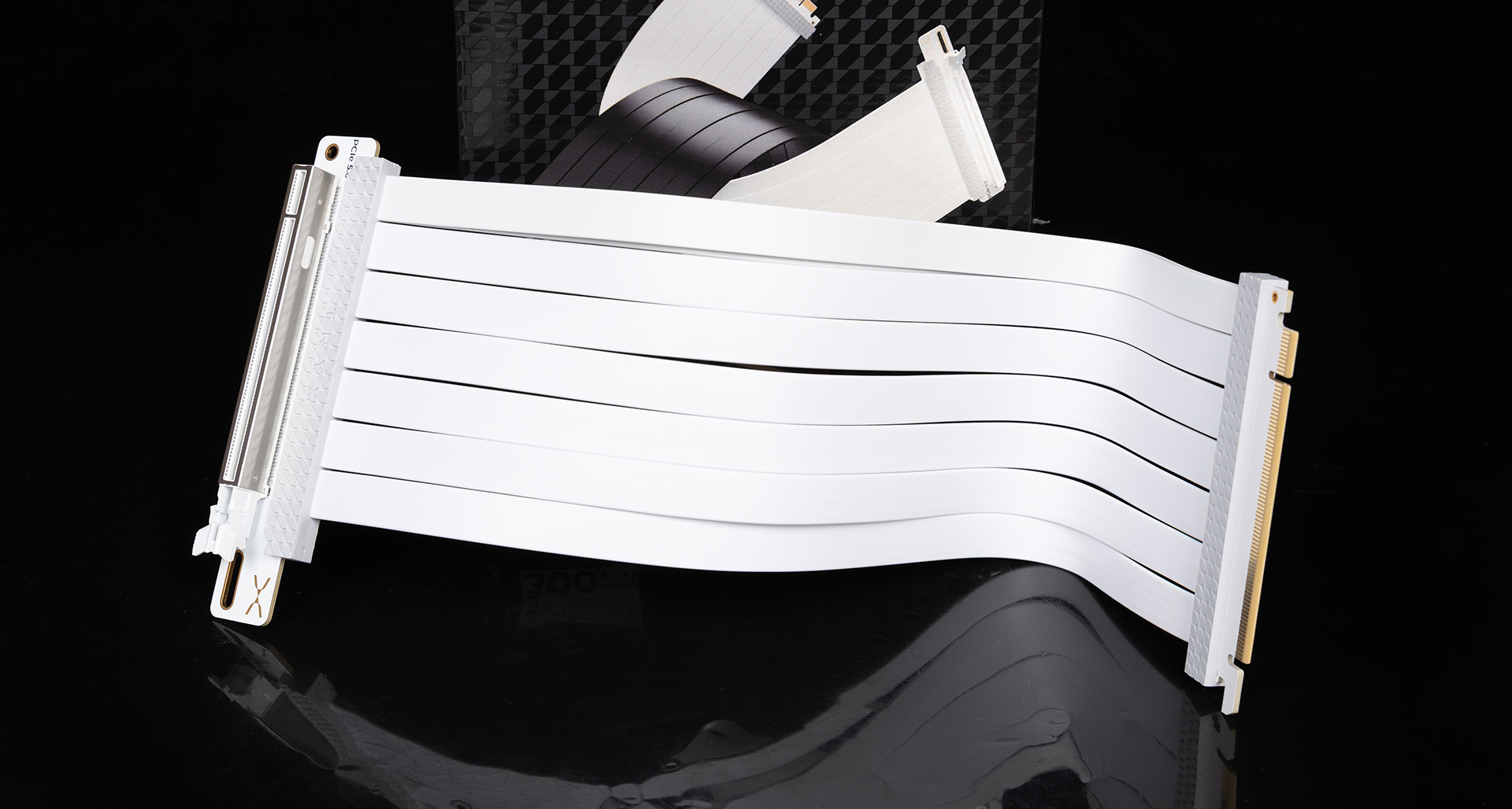 零损耗完美发挥5090D性能，TRYX创氪星系 速链PCIe 5.0显卡延长线