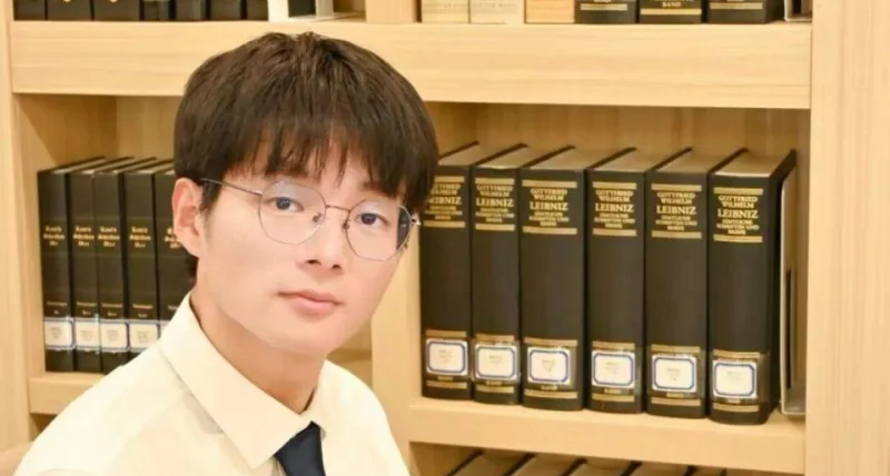 26歲青年學者當博導，校方回應：父母務農，本人博士論文外審全優