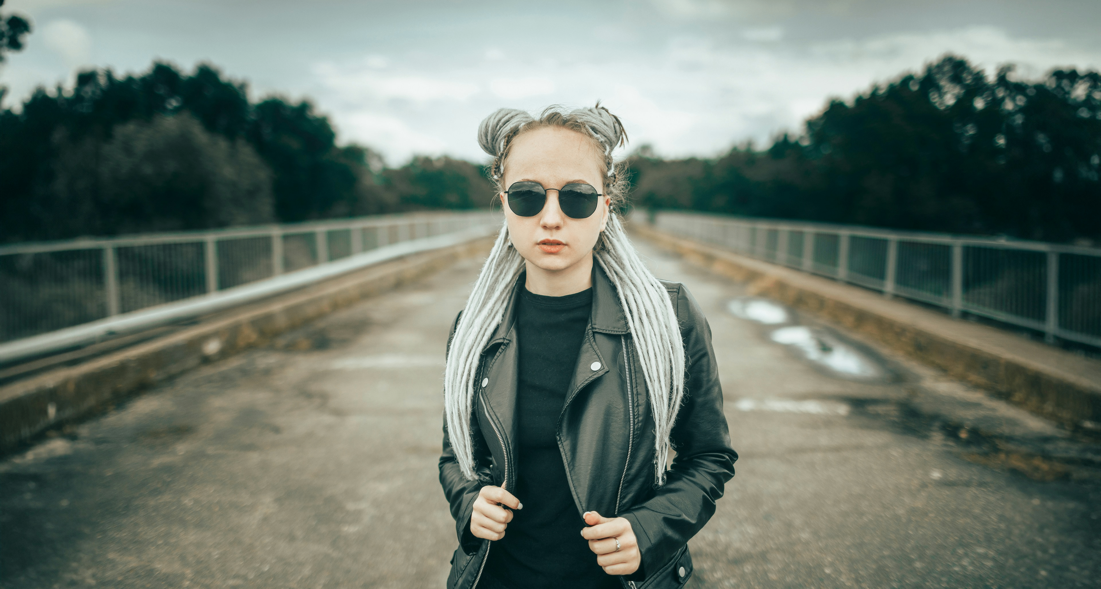 研究證實：爲什麼壓力大會導致頭髮變白？甚至是“一夜白頭”？