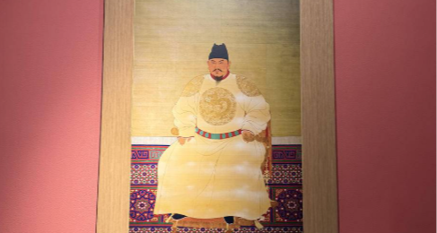 明孝陵更換朱元璋畫像，已更換爲儀態莊重、圓臉方額的官方正像