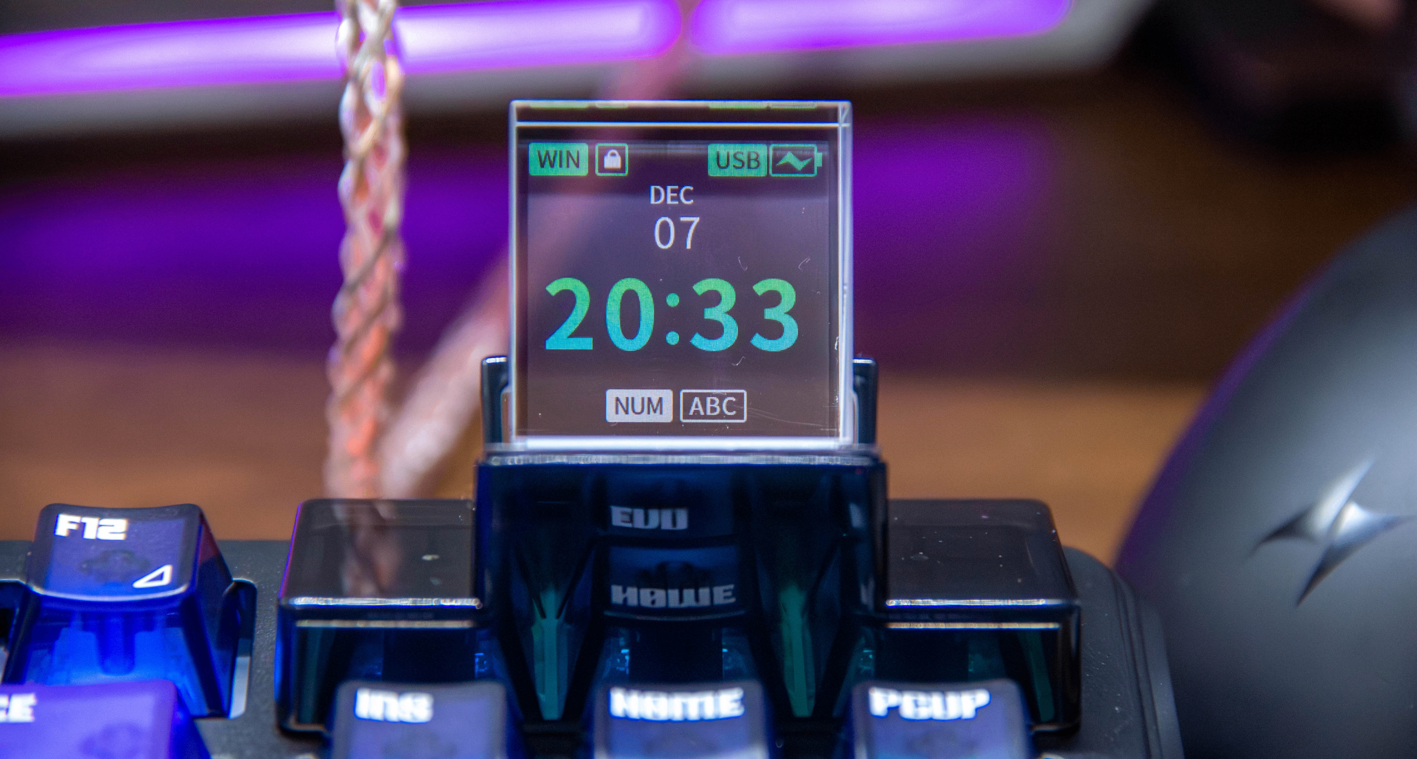 全球首款棱鏡屏幕帥炸了，但是多加100塊|黑爵MK87棱鏡版