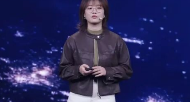 95 后 AI 才女罗福莉入职小米首秀，开源大模型性价比拉满！