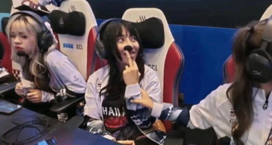 遠程代打實錘？泰國女隊遭除名 SEA Games，對着鏡頭豎中指