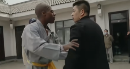 少林师父说网红甲亢哥夸张但真诚：身体素质好，是块练武的料