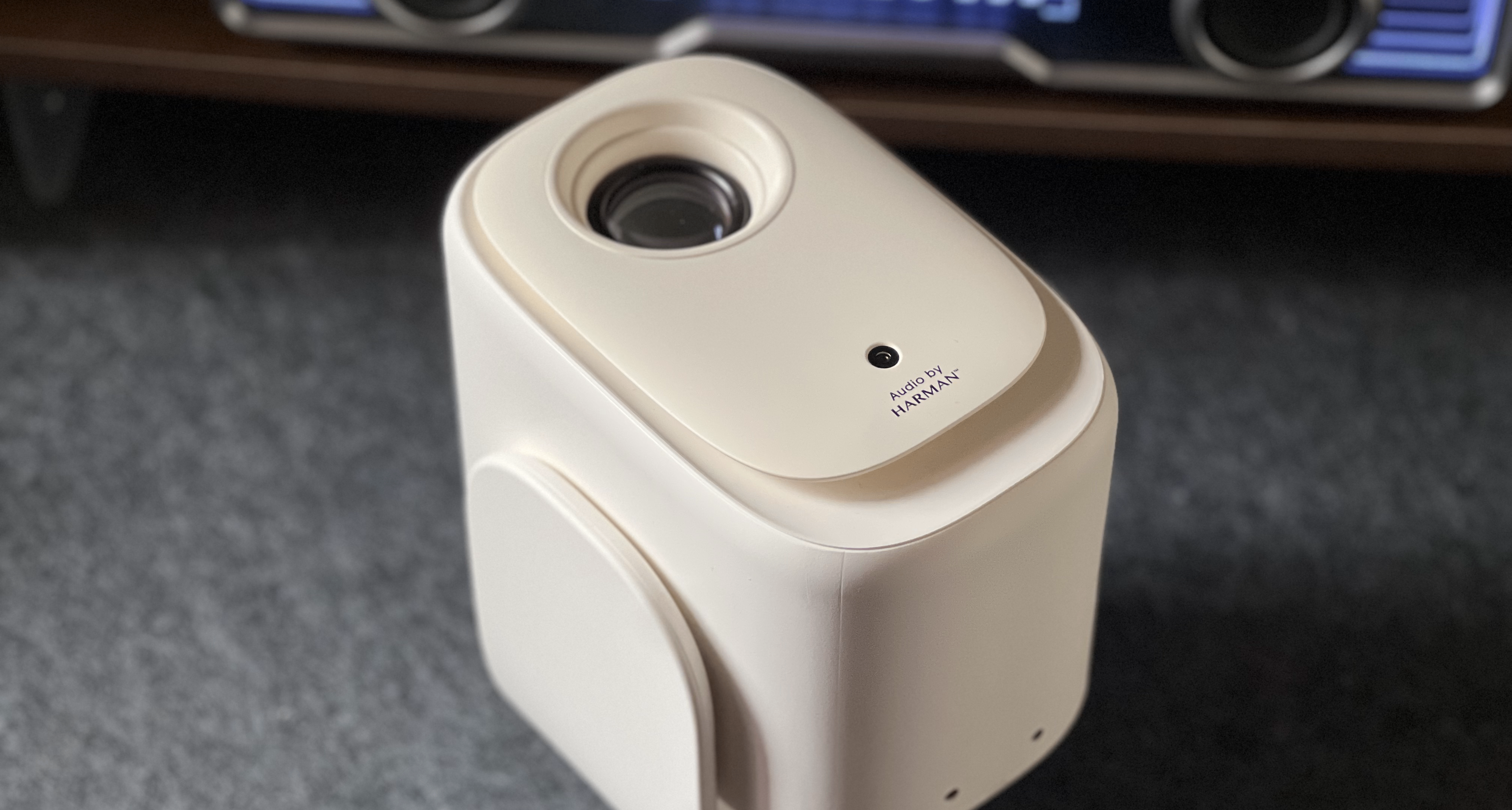 【窮哥們分享】一臺800塊的投影儀，給我的生活帶來了什麼？