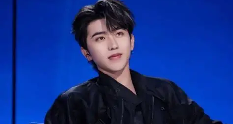 善良从不需要完美的外壳，只要真心想帮人---三个先生