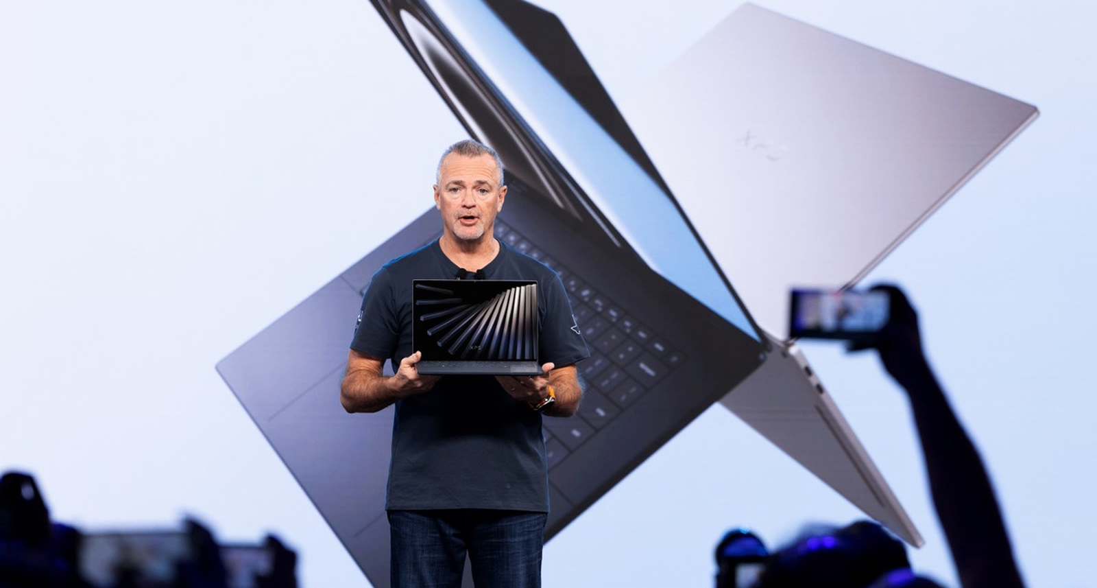 戴尔坦言：消费者对AI PC兴趣不足