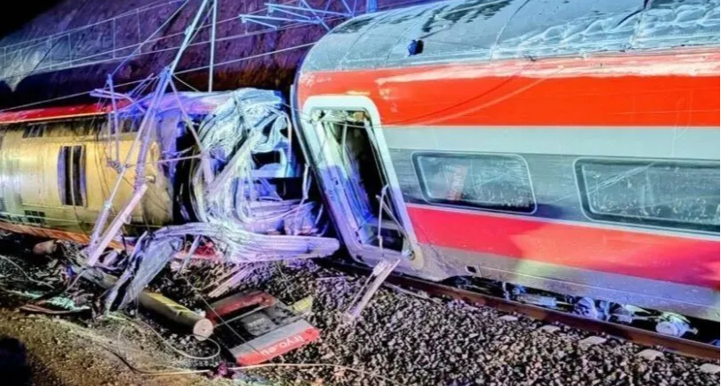 西班牙两列高铁脱轨事故已致21死百余伤，王室发声