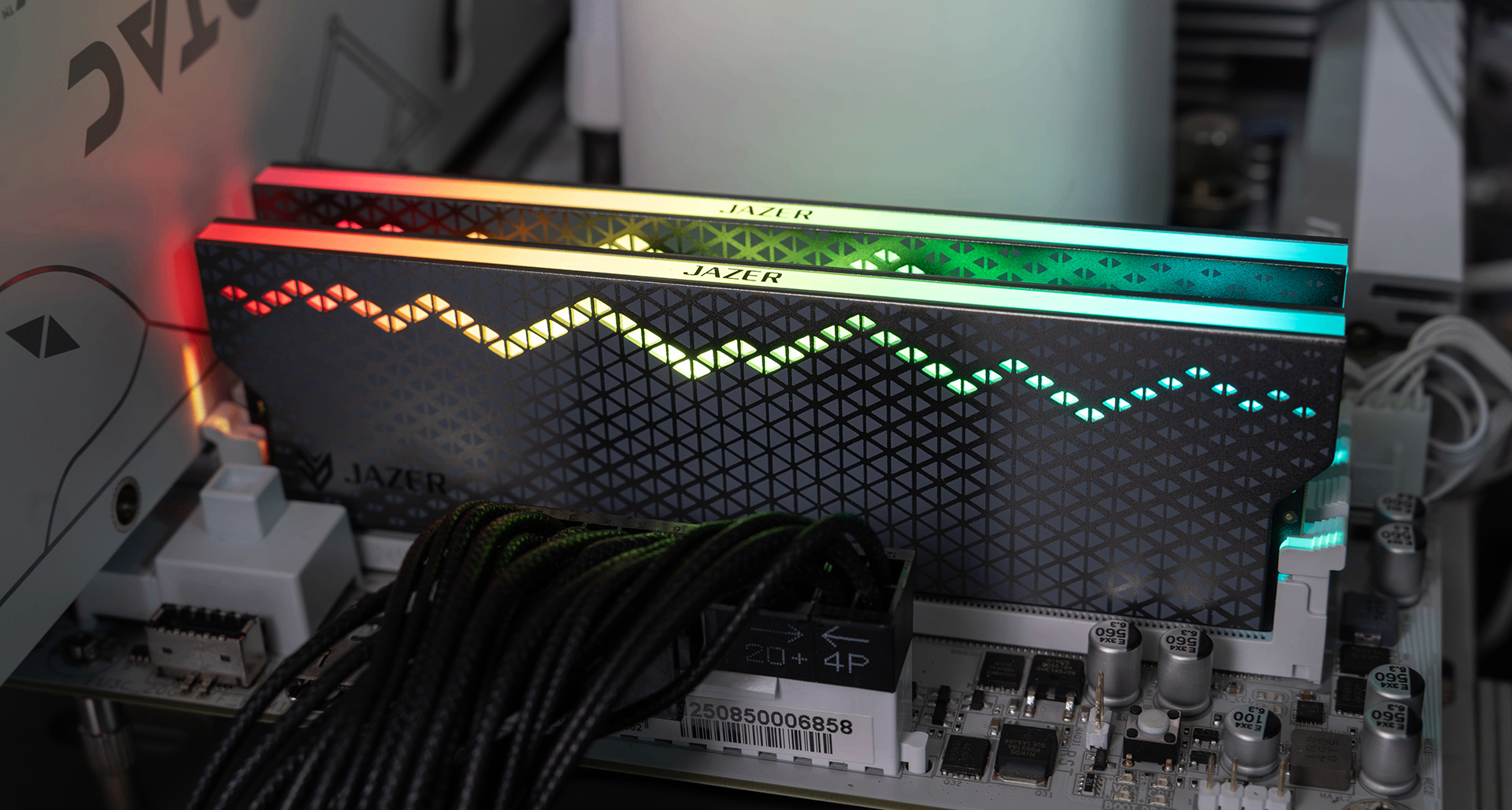 棘蛇錢龍DDR5 6000C28評測：AMD甜點之選，超頻8000C34穩如磐石