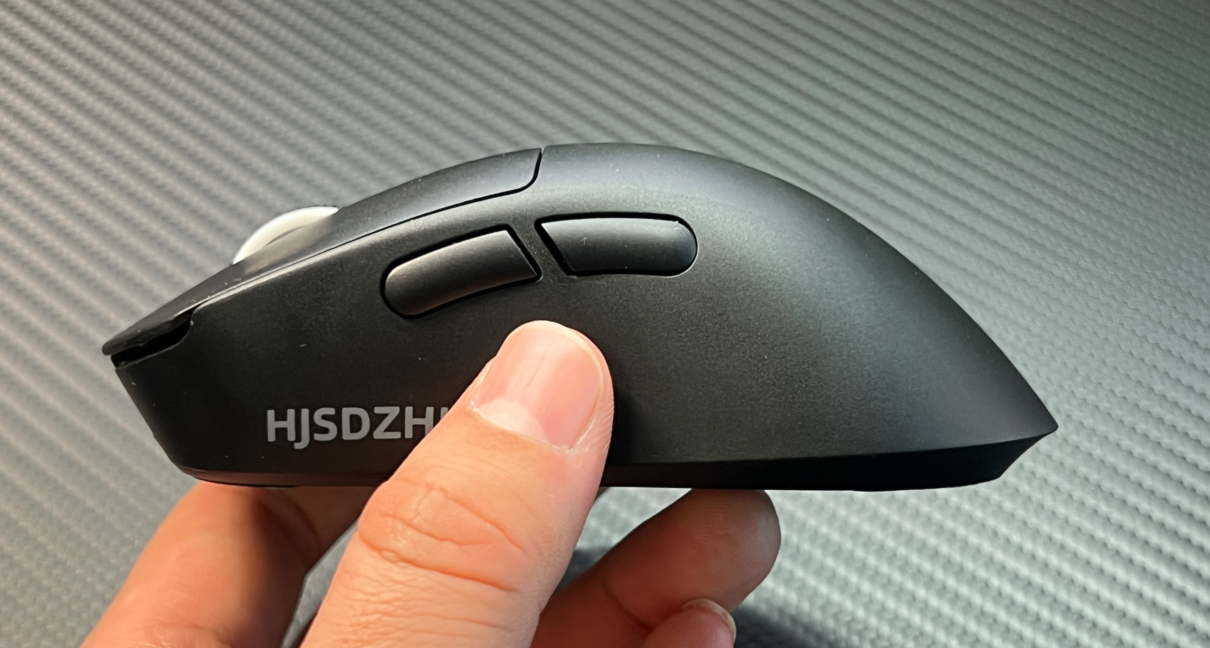 花69買的右手人體工學鼠，還是PAW3311傳感器，這要啥自行車