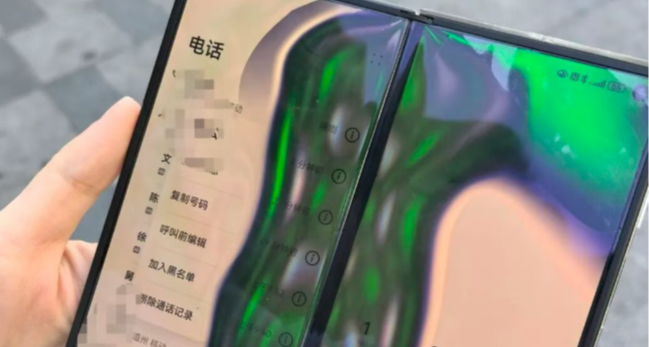 摺疊屏在東北變“碎碎冰”，維修店：低溫環境不要摺疊，最好關機