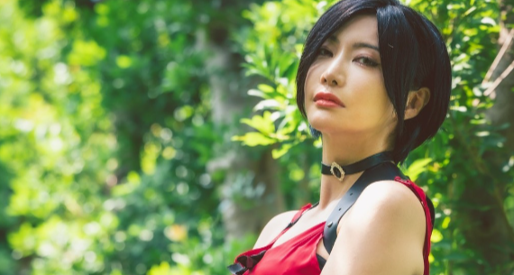 神似《生化危機》艾達王！48歲日本漫畫家生活照出圈