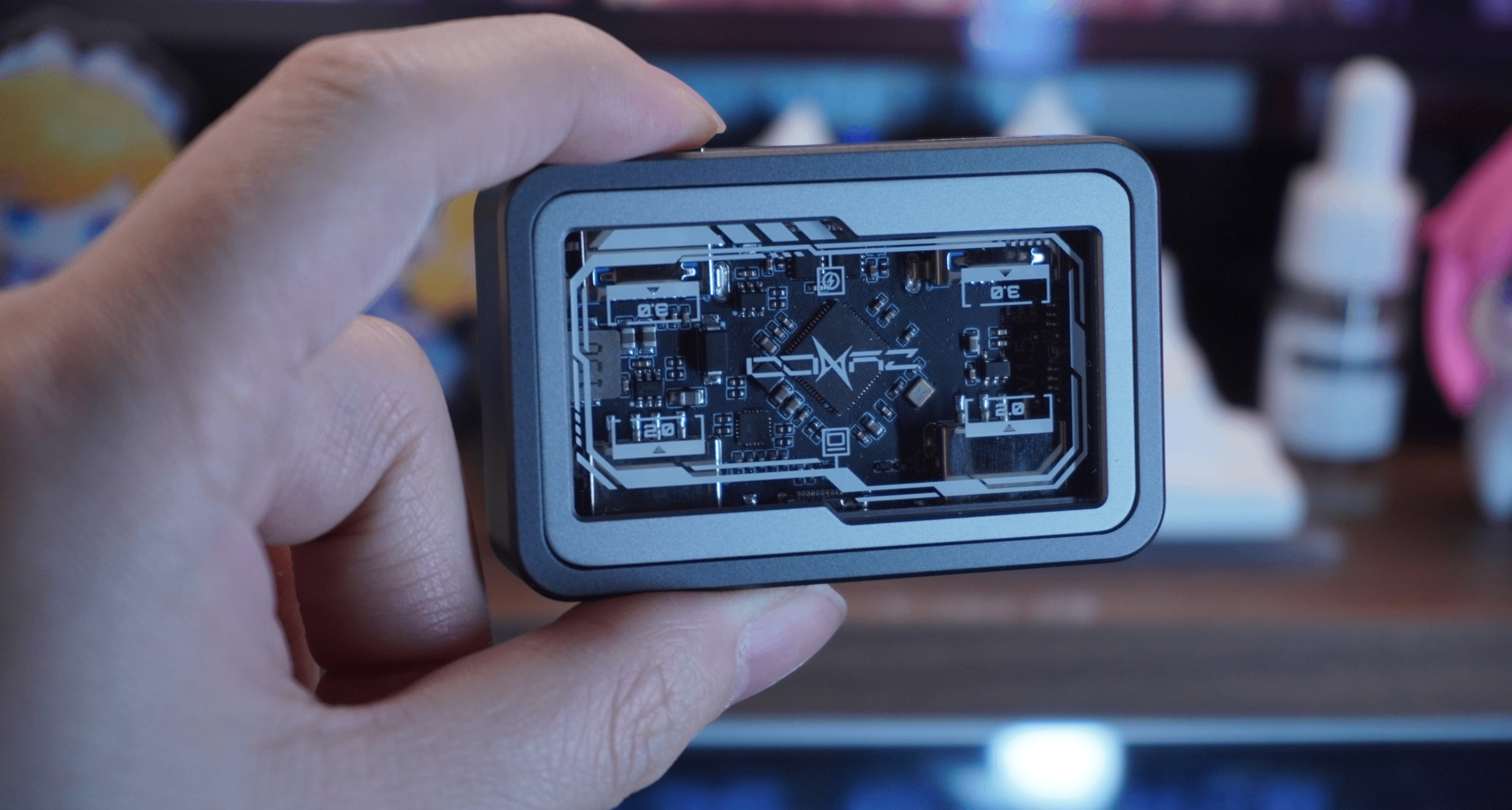 如果觉得电脑的USB接口不够用，是时候来一个好用的扩展坞了