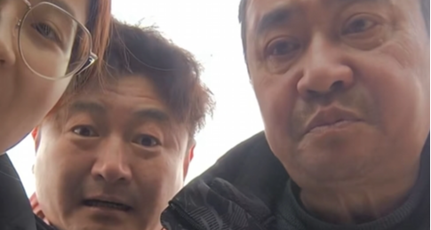 開共享汽車送女兒去學校，哈哈，這個段子我能笑一年！