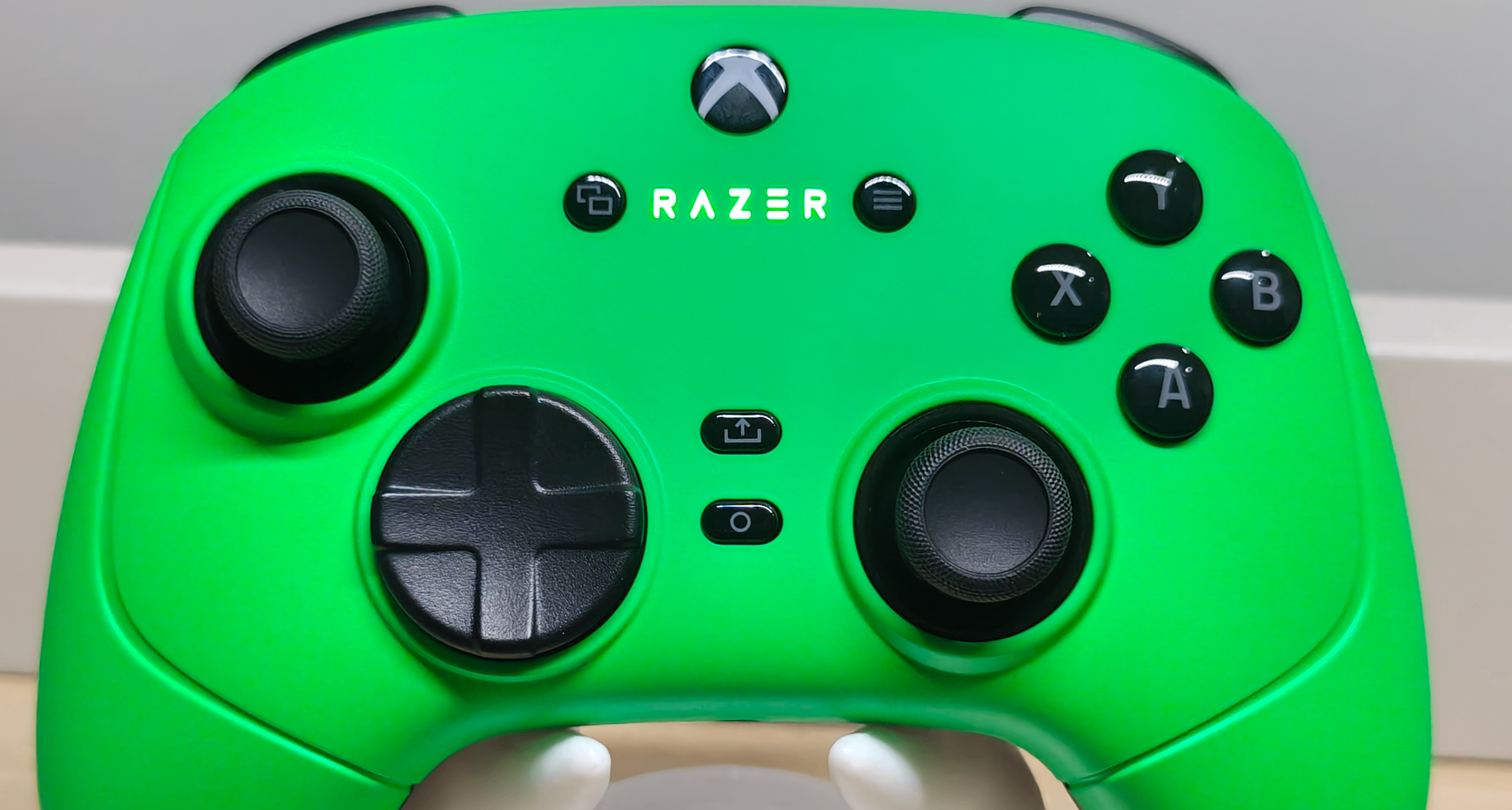 夯爆了！雷蛇幻影戰狼 V3 手柄 真香警告！