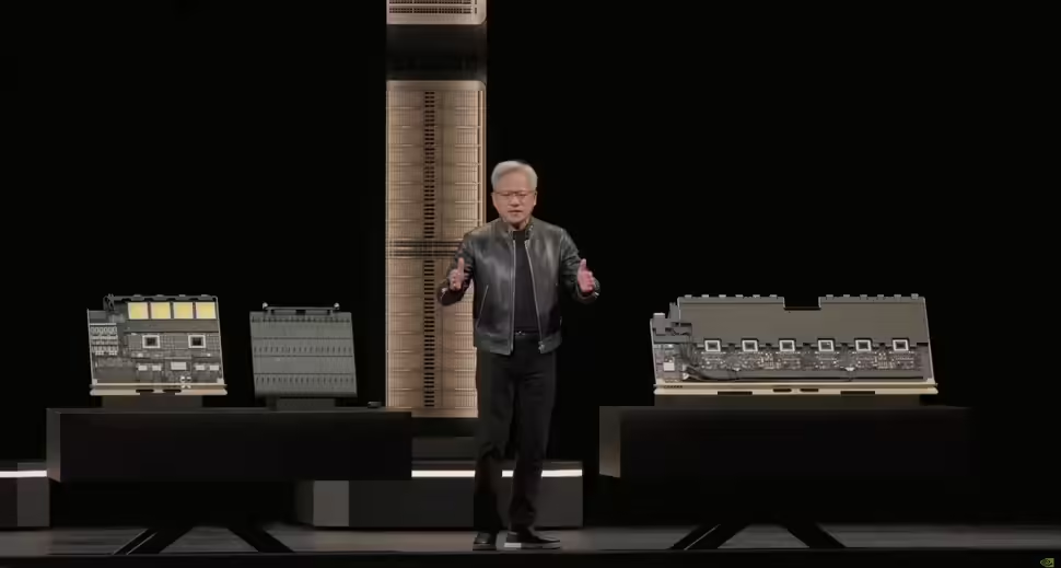 1TB顯存的怪獸來了！老黃親自展示Rubin Ultra，2027年登場