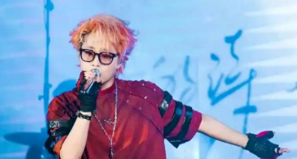 《跳樓機》原唱怒撕環球：版權被吞、分文未得，賭上生涯也要維權