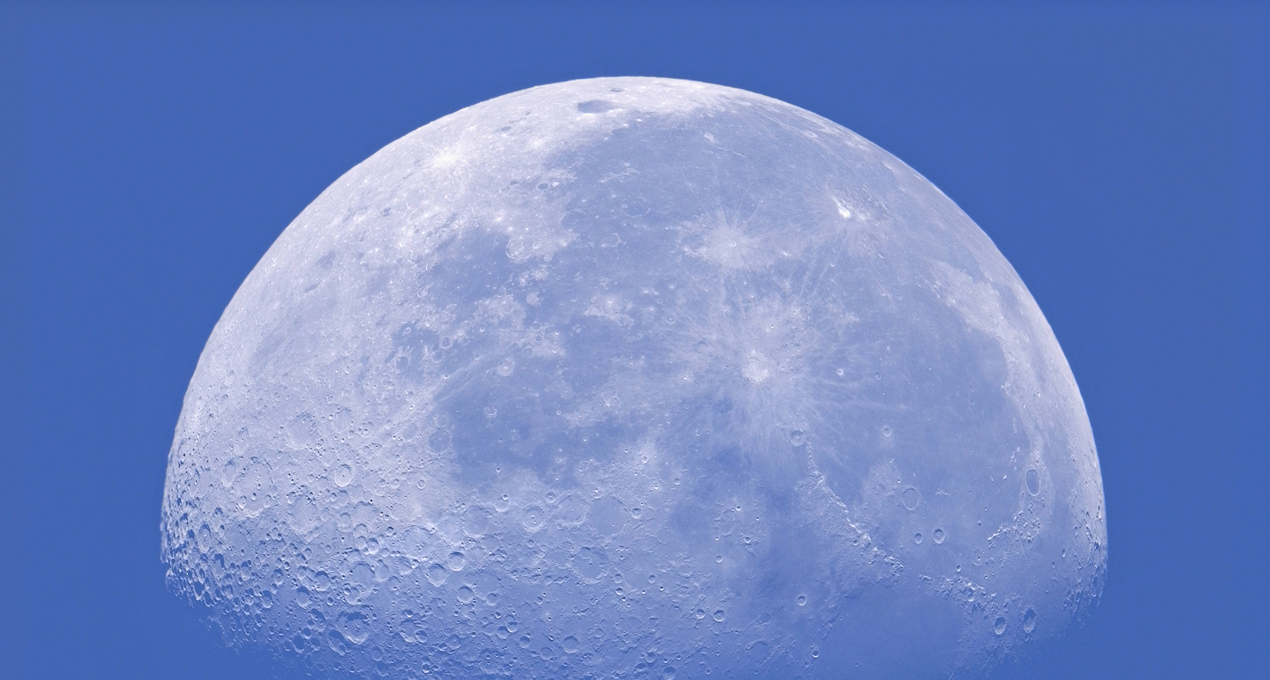 戰錘40K的月球啥樣了？聊聊神聖泰拉衛星