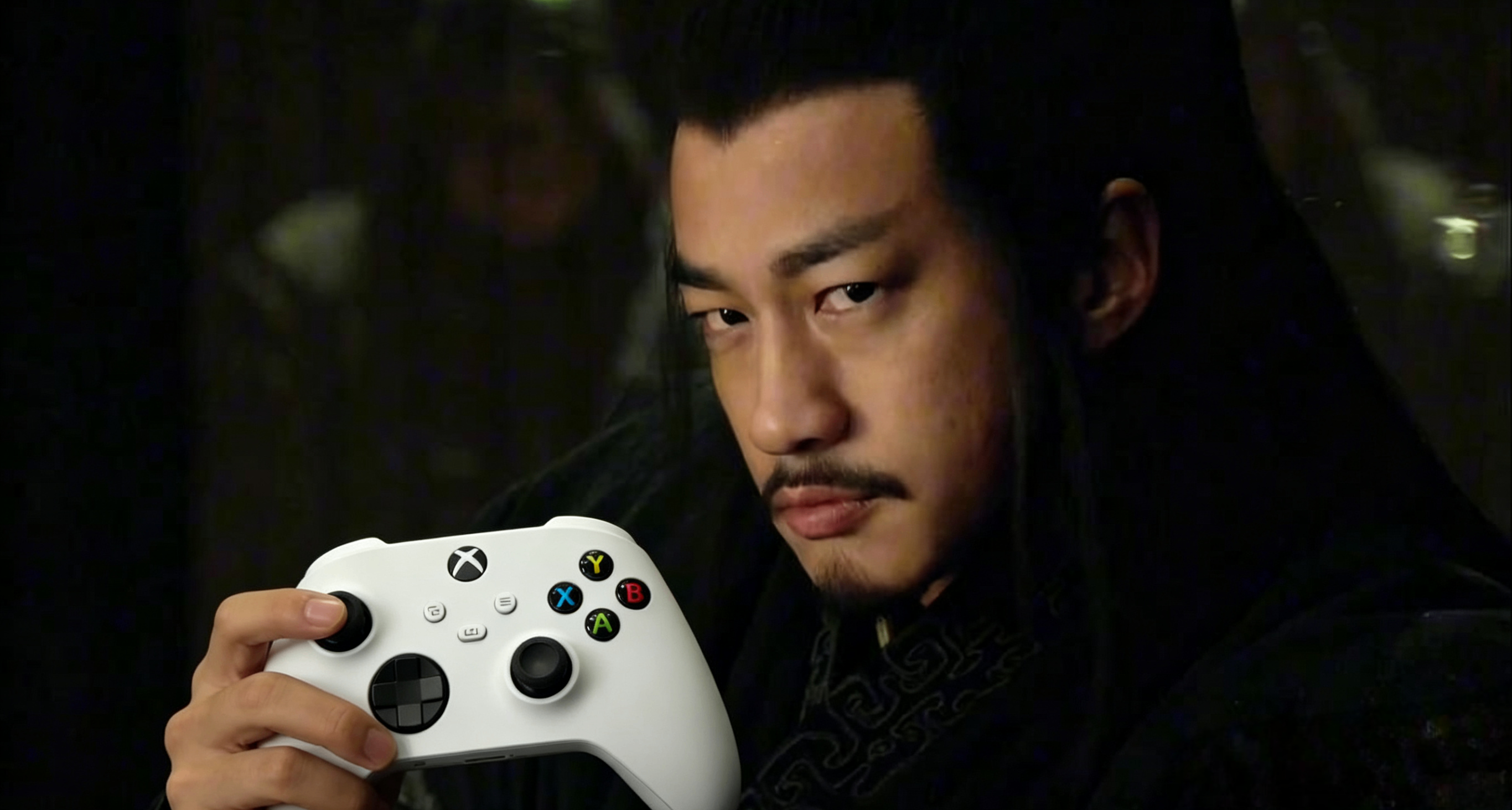 看着51岁的何润东用手柄玩《三角洲行动》，脑子一热买了Xbox手柄