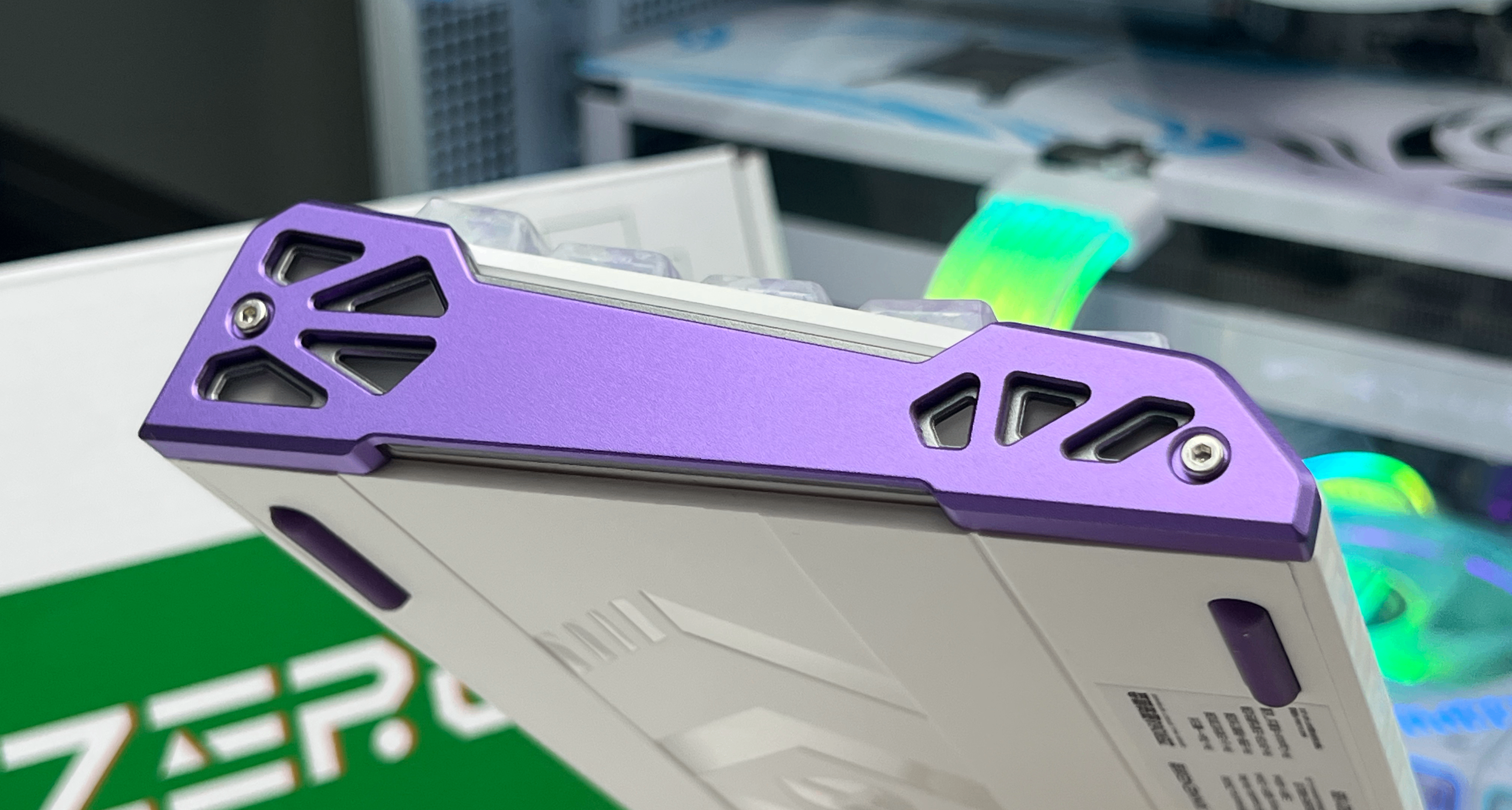 新盟Zero 68新配色來襲！純白鍛碳紋霧透＋T0性能，顏值性能拉滿