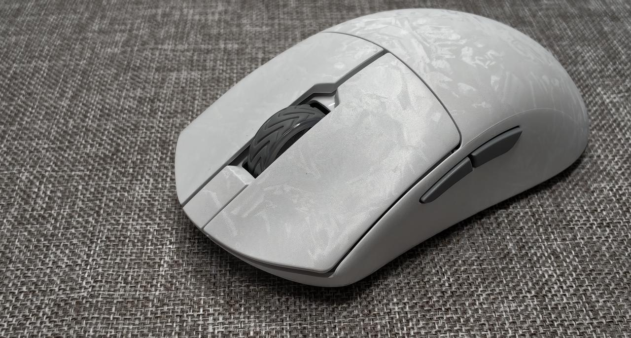 首發99塊你就能買到複合碳纖維鼠標？SKN朱雀