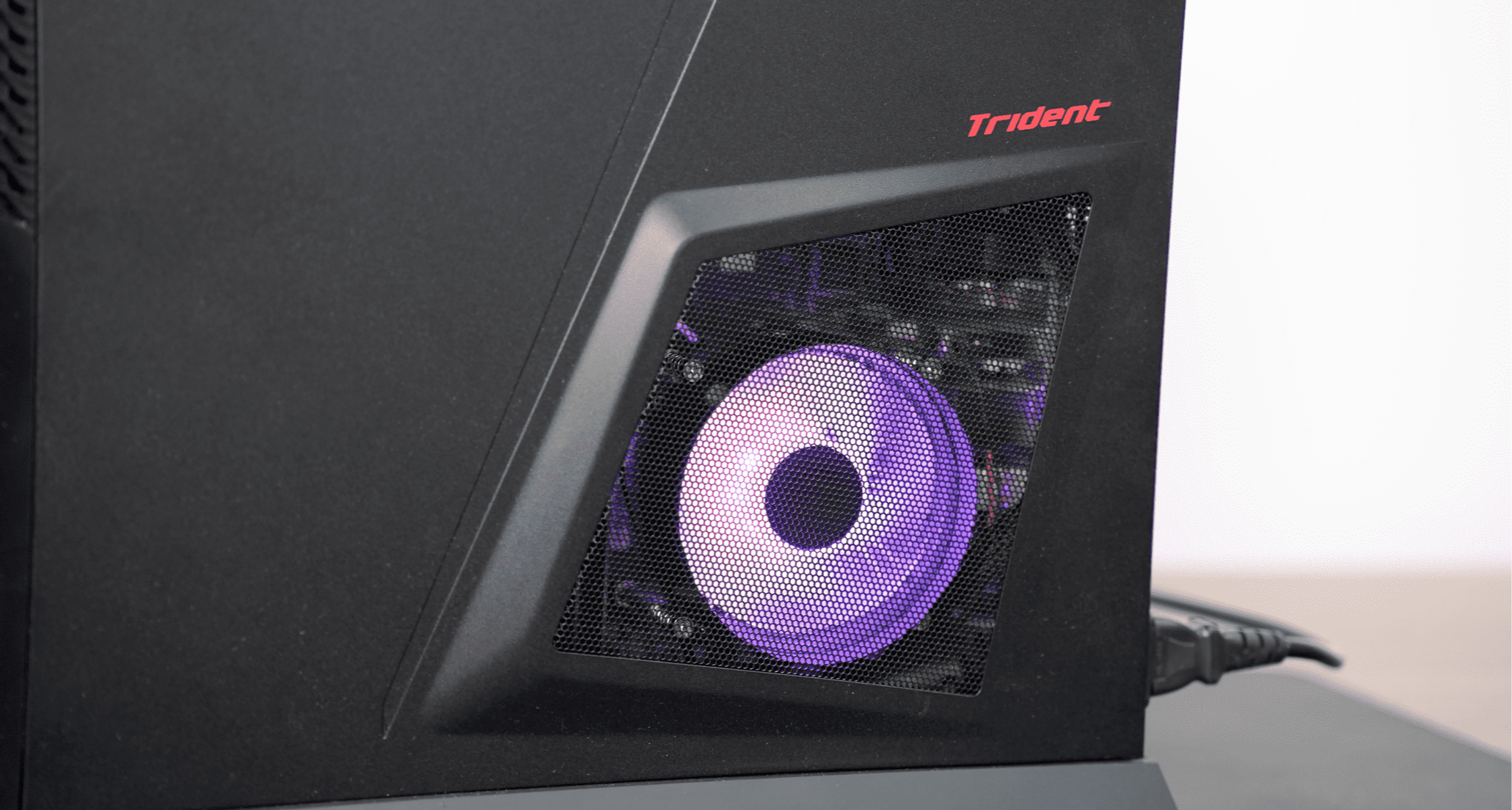 强悍性能与小体积兼得，微星海皇戟 AS 深度测评