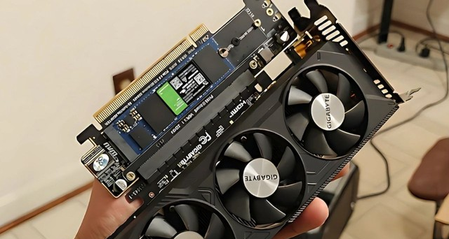 離譜！這張轉接卡能讓半高顯卡“長高”，還白送倆M.2槽