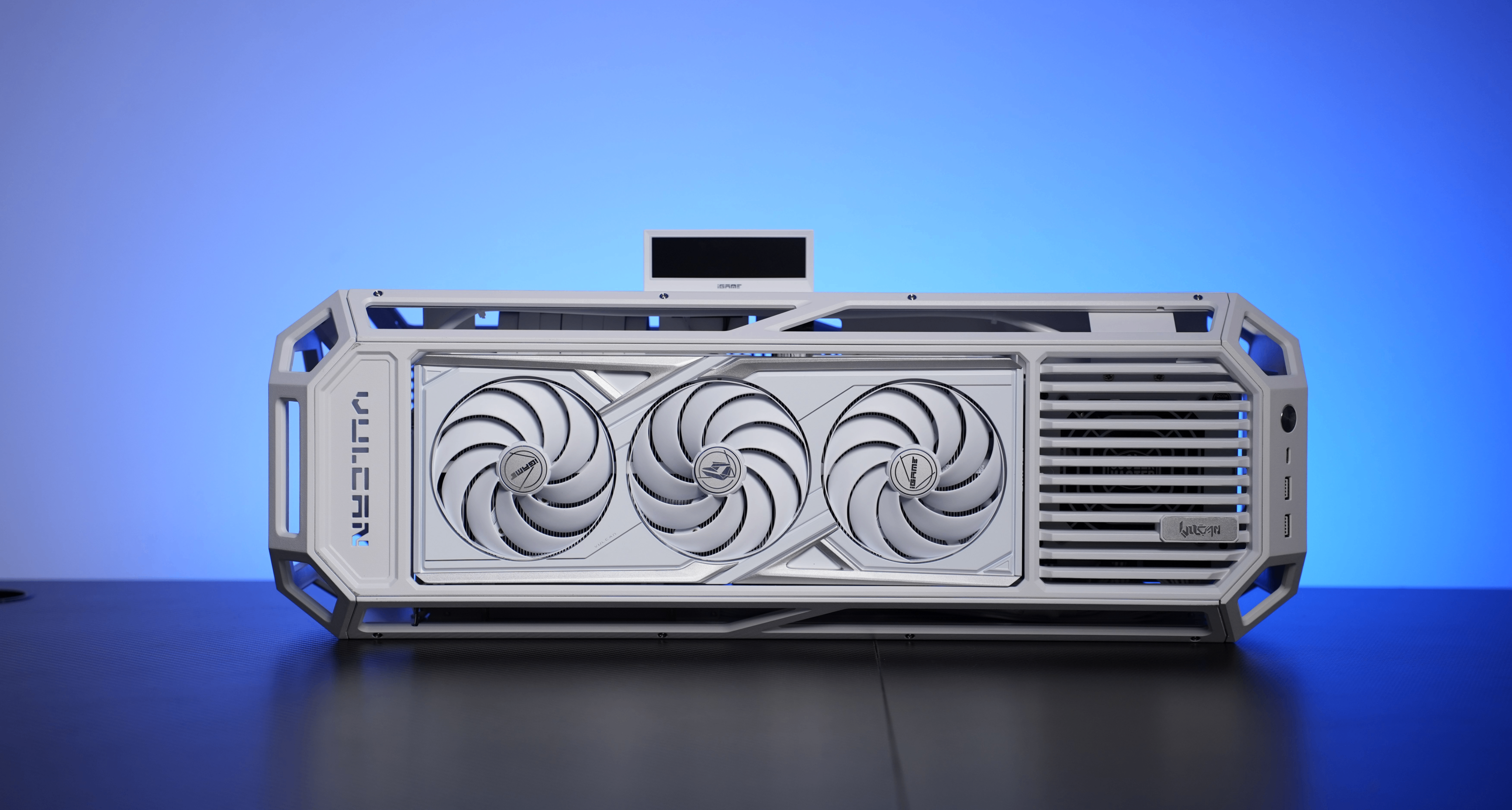 七彩虹 iGame LAB Vulcan Armor 火神戰甲 開箱分享