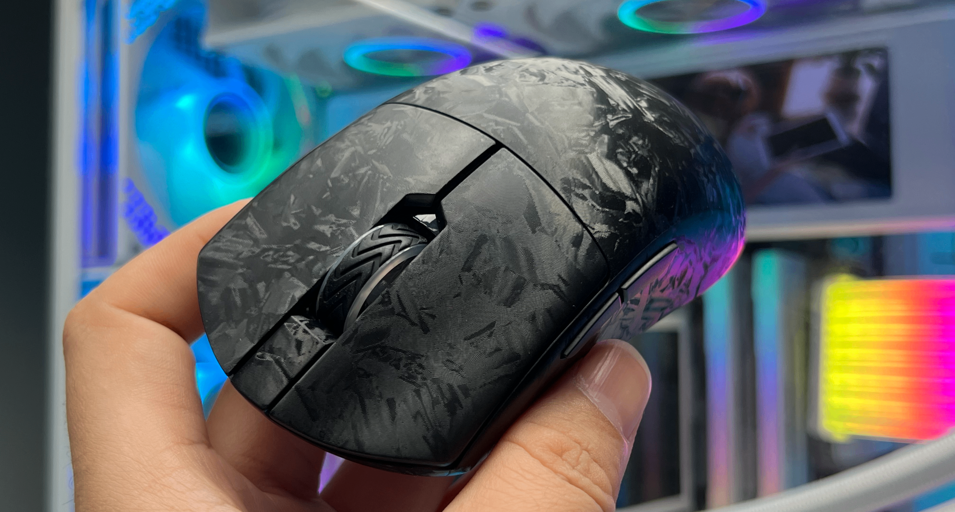 只要99￥的“复合碳纤维”中小手鼠标：SKN朱雀·惊碳