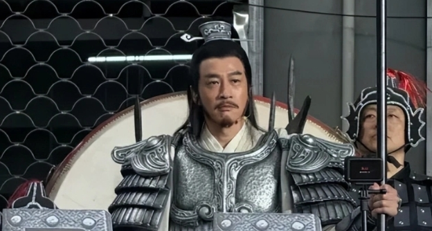 51岁何润东翻红涨粉198万，商务接到手软。