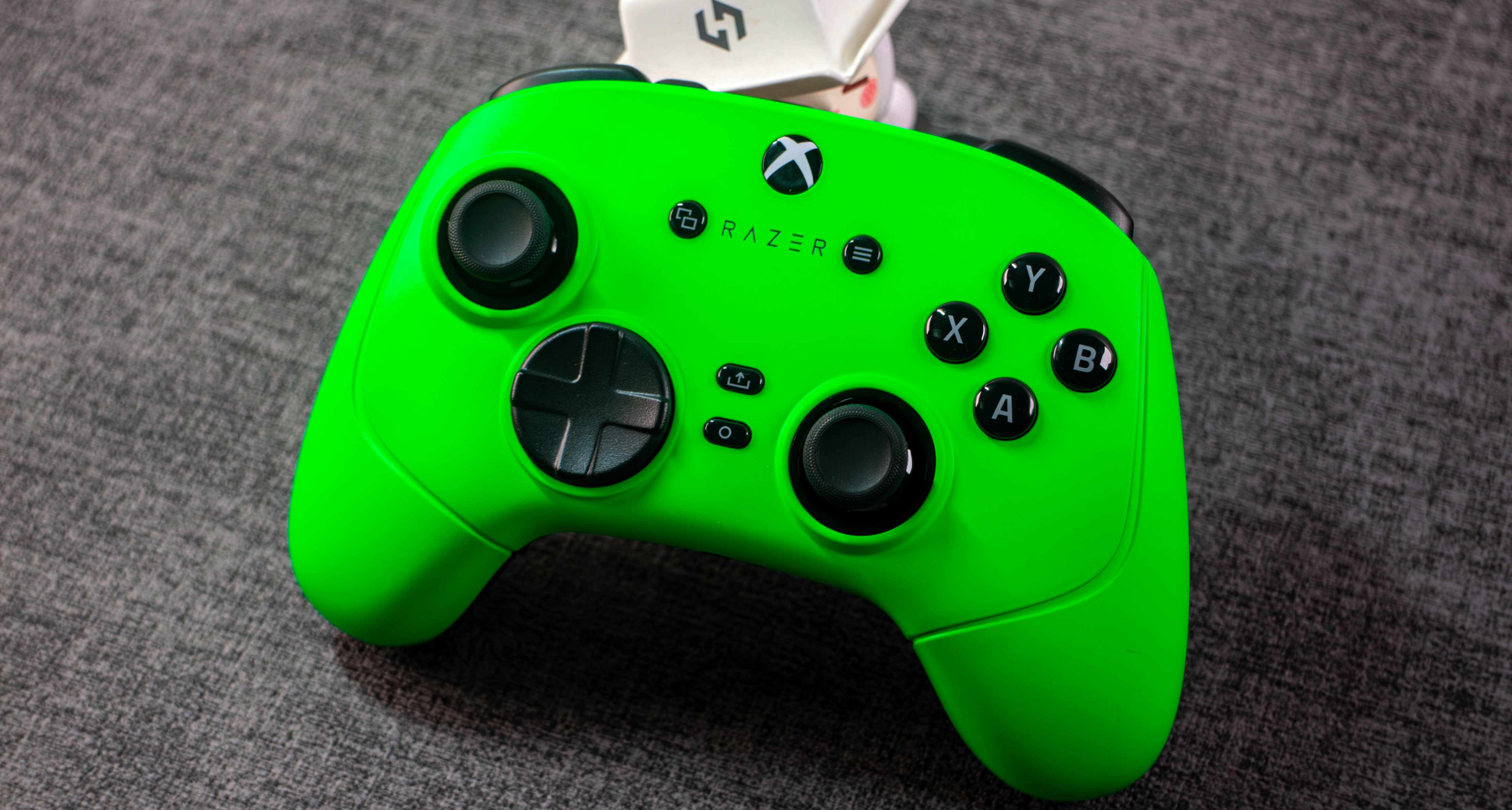 大厂是怎样做手柄的，又有啥黑科技呢？——借雷蛇幻影战狼聊聊