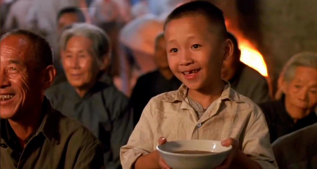 当《活着》的剧情，发生在一个十六岁的学生身上。