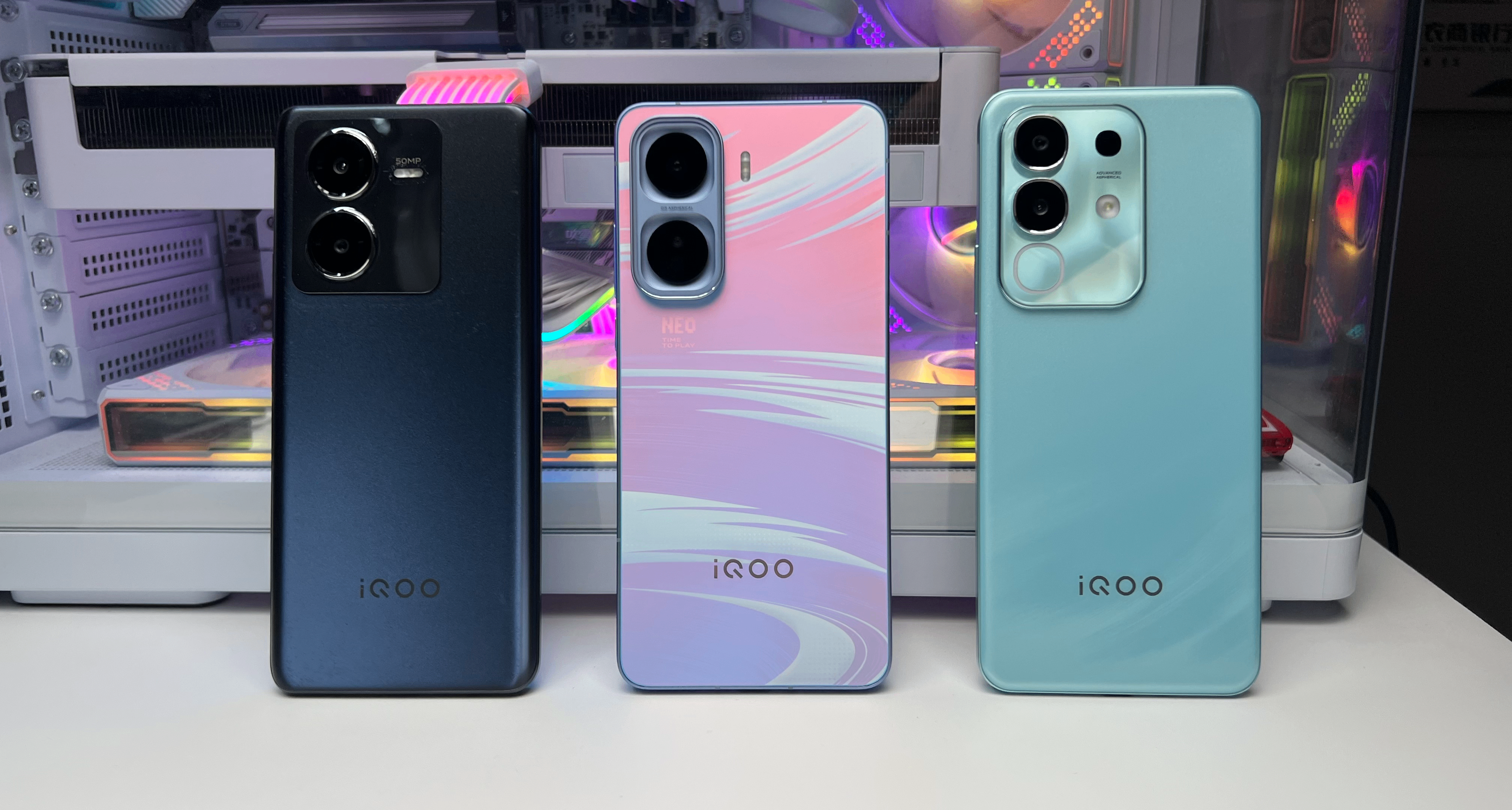 給爸媽的手機全換成了iQOO，我自己的備用機也換成了iQOO Neo 11