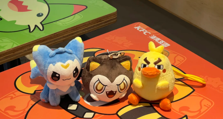 KFC ×《洛克王國：世界》聯動已開啓！鴨吉吉毛絨掛件很受歡迎