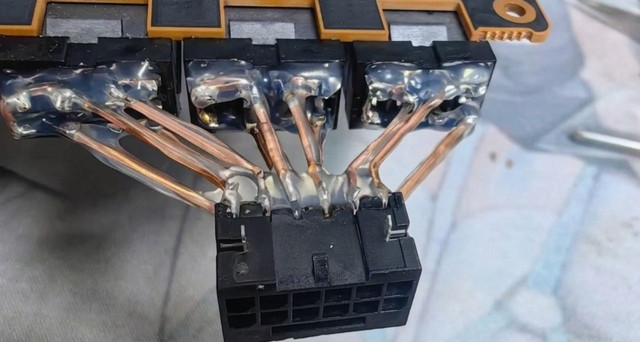 Reddit 神人把老卡改 12V-2x6 接口，這手工活看得我血壓飆升