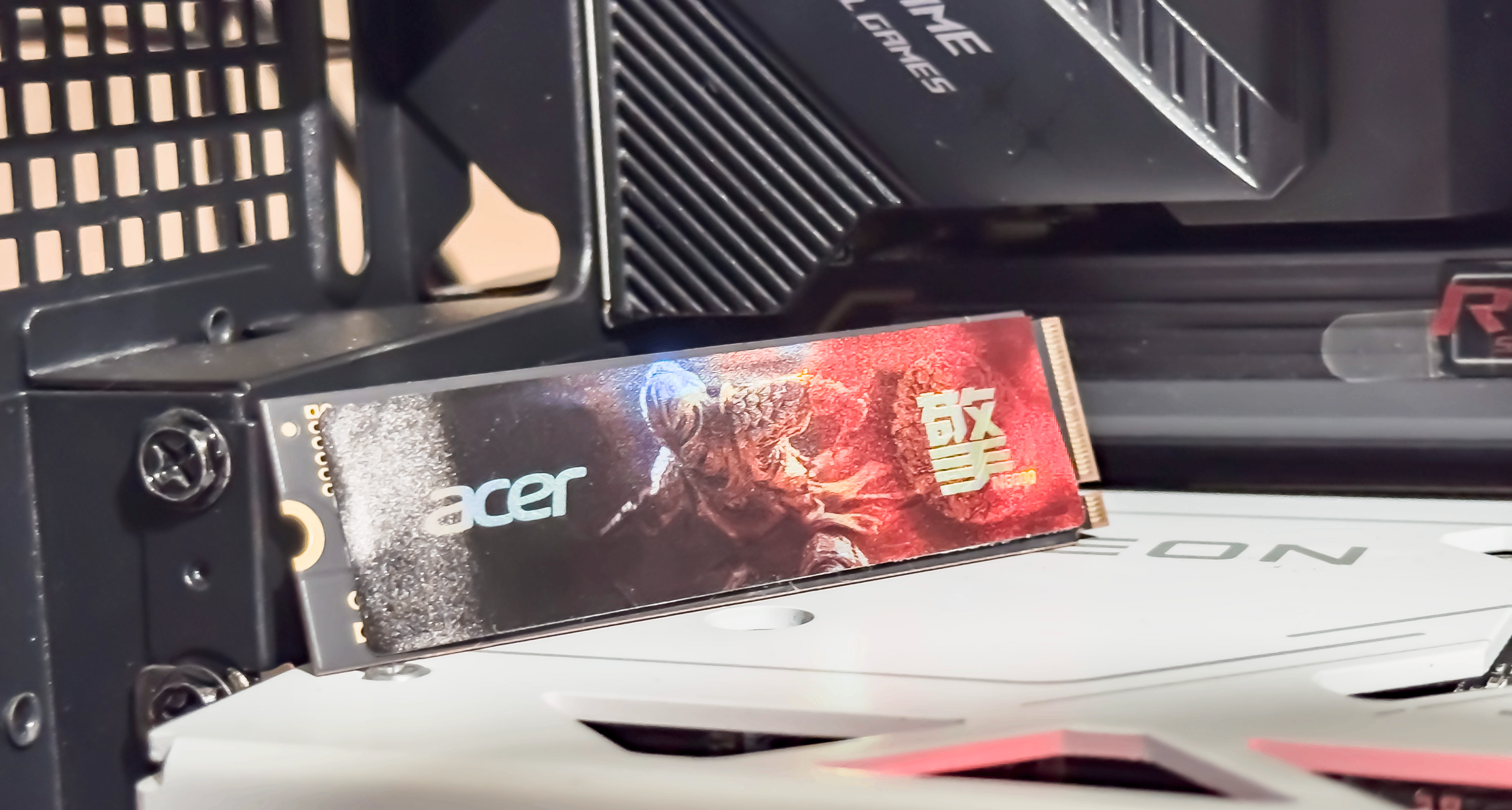 温控性能双在线，更适合大众的平民级PCle5.0硬盘！宏碁N8000实测