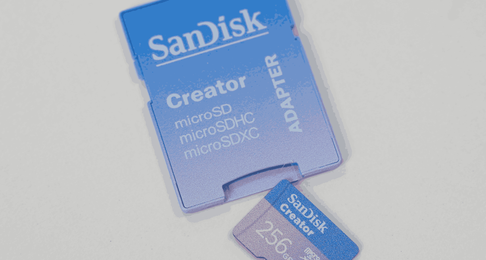大疆Pocket4絕配，閃迪創作者™microSD™卡專爲內容創作者而生