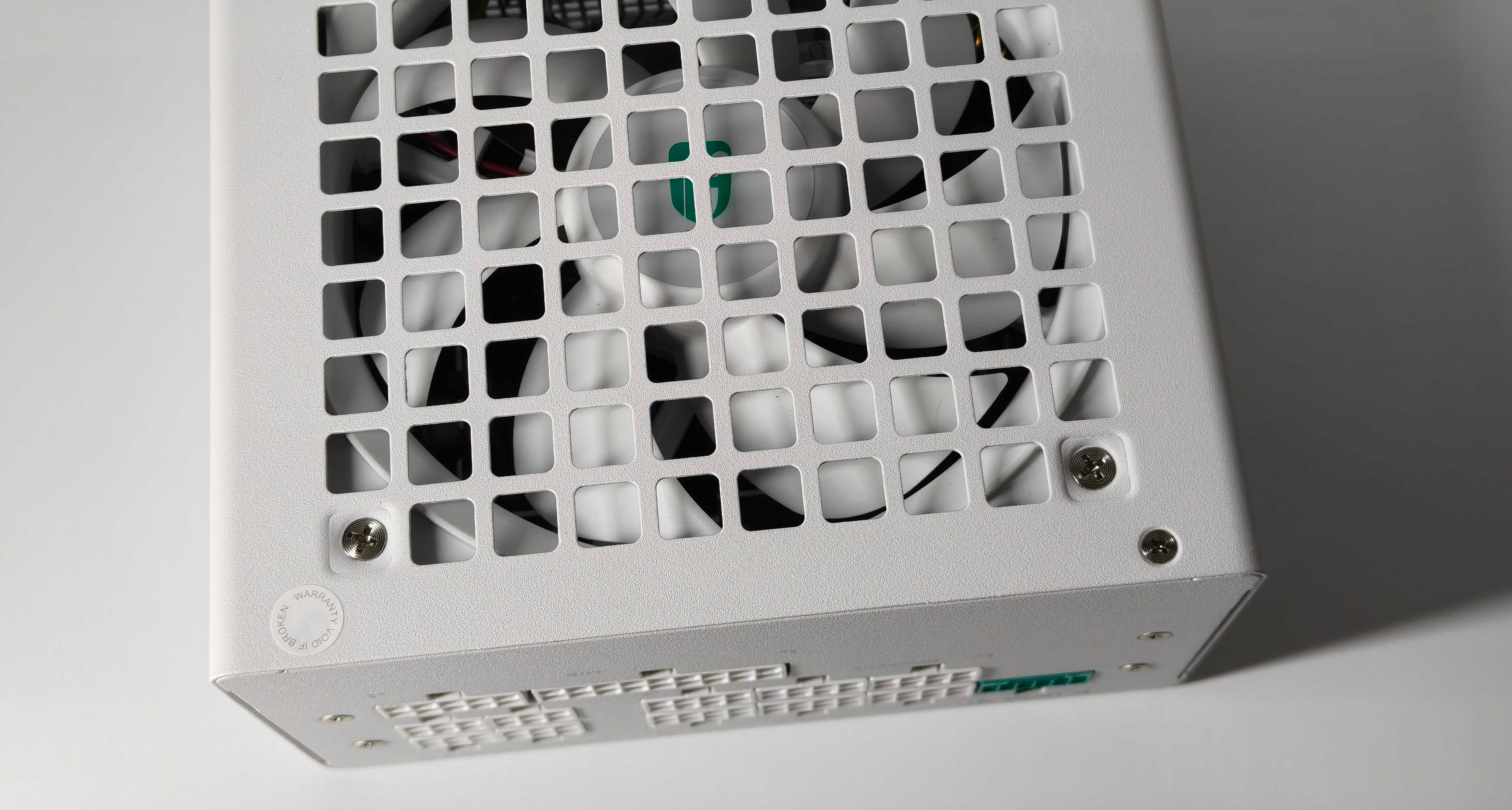 黃金統治者！不到6毛1瓦，九州風神PQ1000G電源